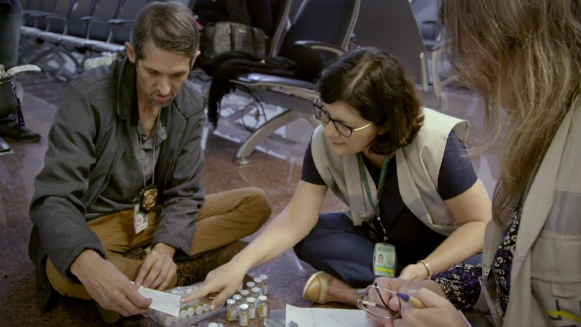 Aeroporto - Área Restrita : O que Você Está Trazendo na Bagagem?