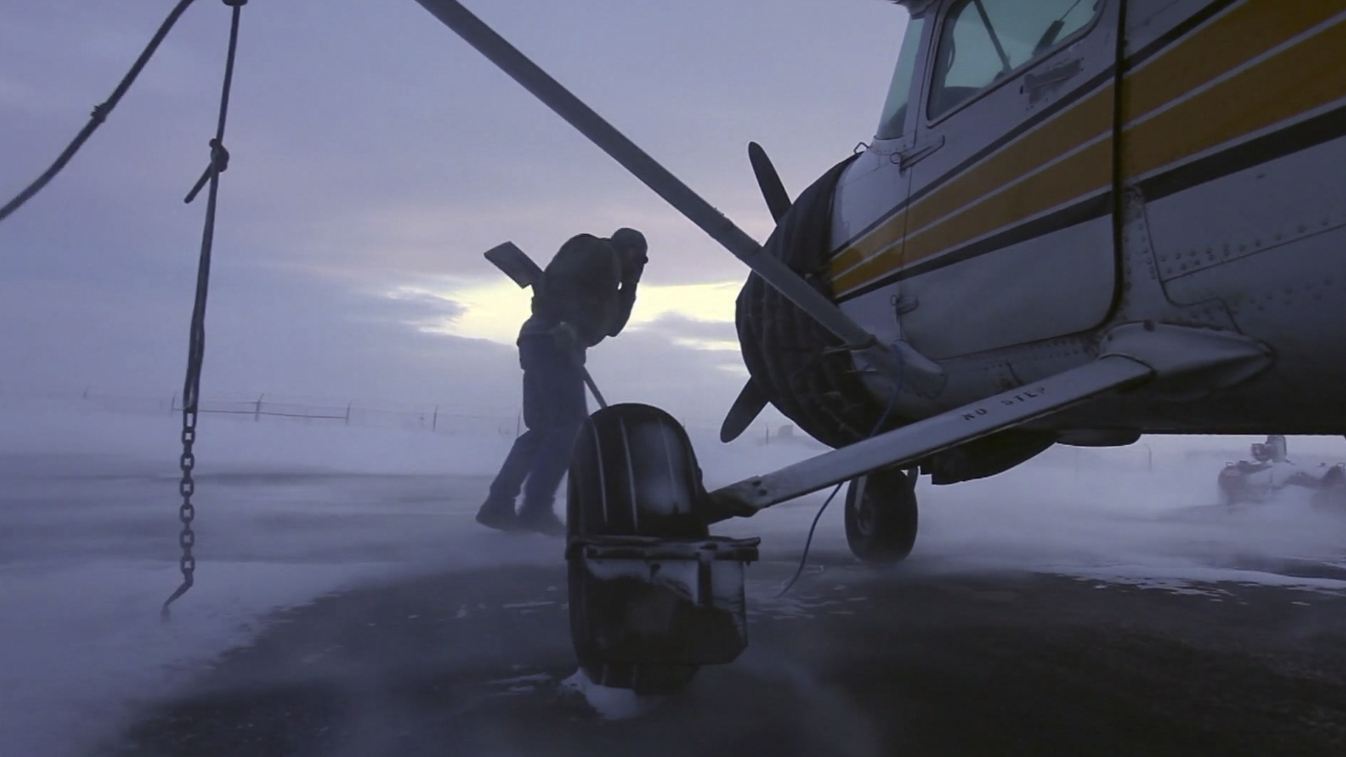 Alasca: Perigo no Ar : Ajuda A Caminho