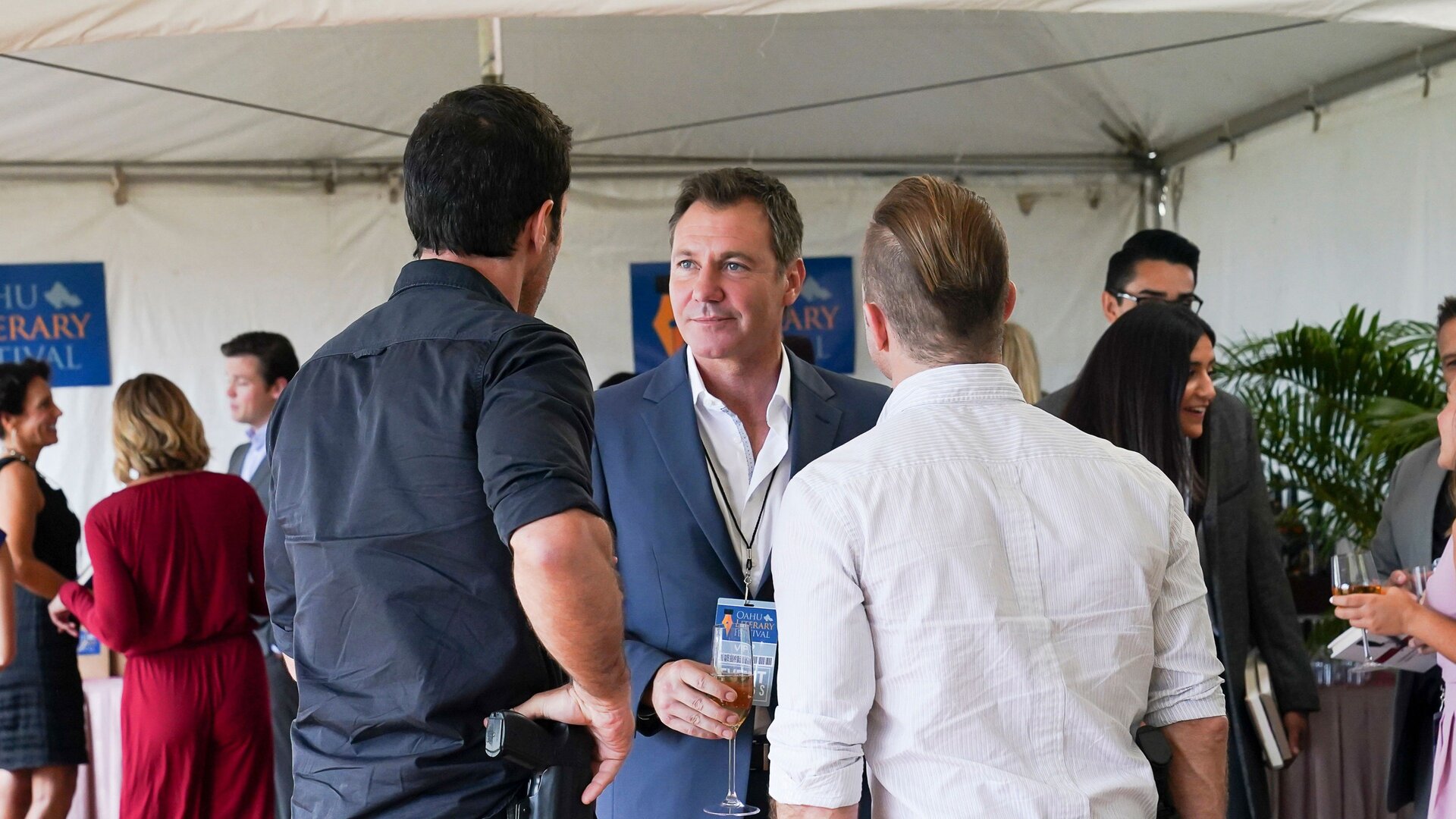 Hawaii Five-0 : Like a Whirlwind, Whirling the Dust Upwards