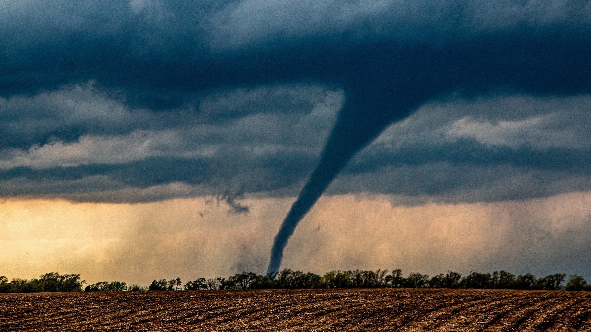 No Olho da Tempestade : Supertempestade Mortal em Nebraska
