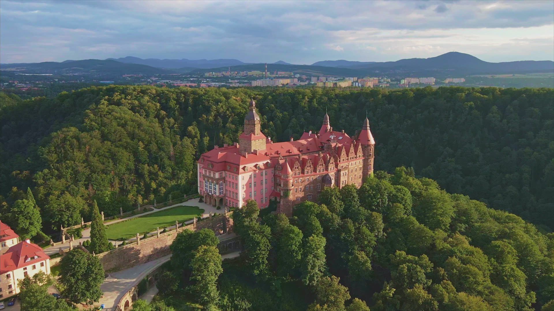 Inexplicável - Com William Shatner : Contos Estranhos da 2ª Guerra Mundial