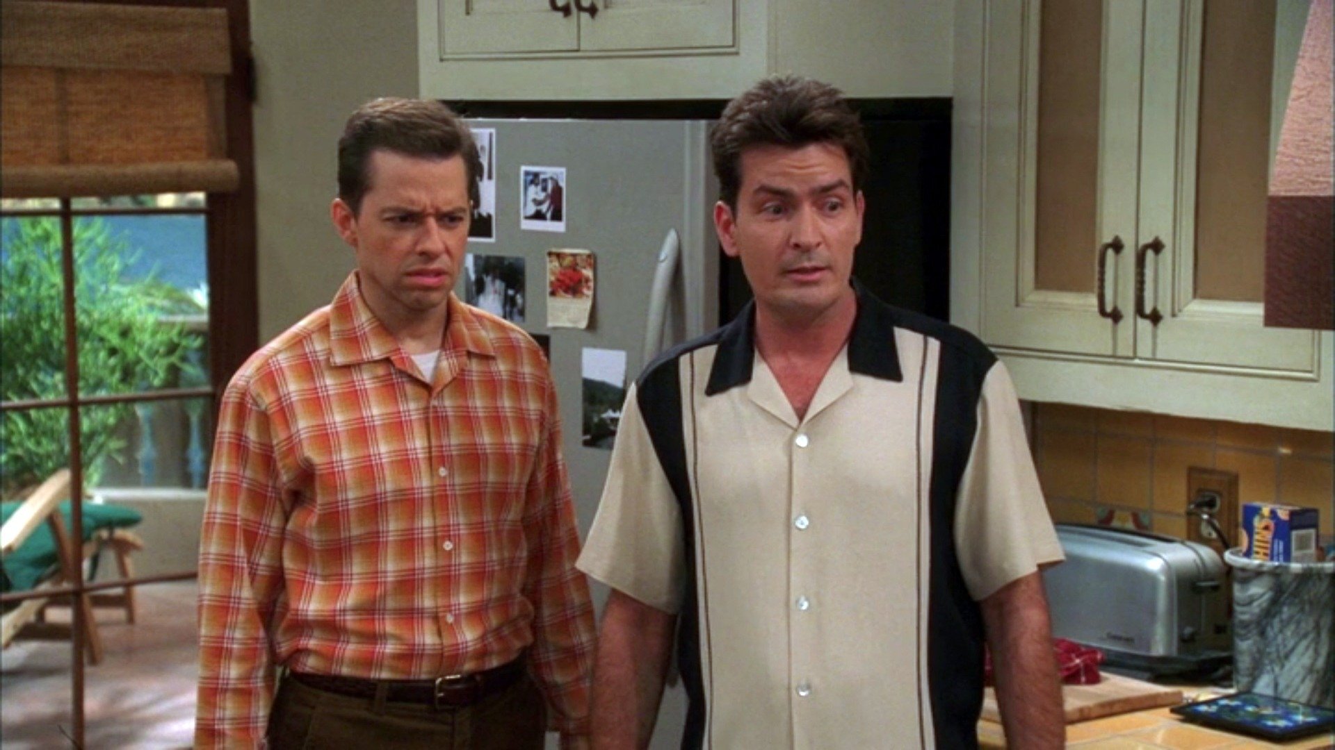 Two and a Half Men : Go Get Mommy's Bra